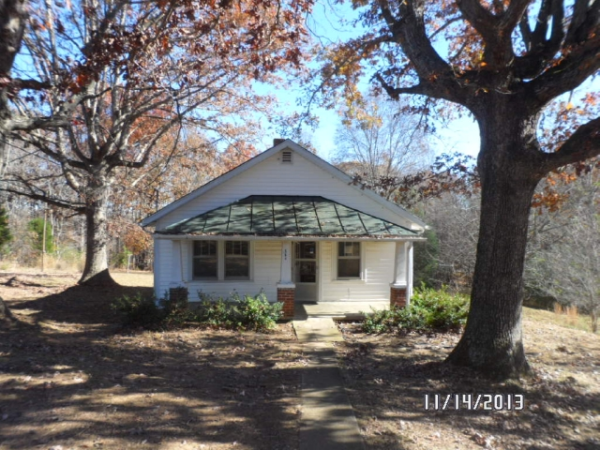 564 Highway View Rd, Hurt, VA 24563 