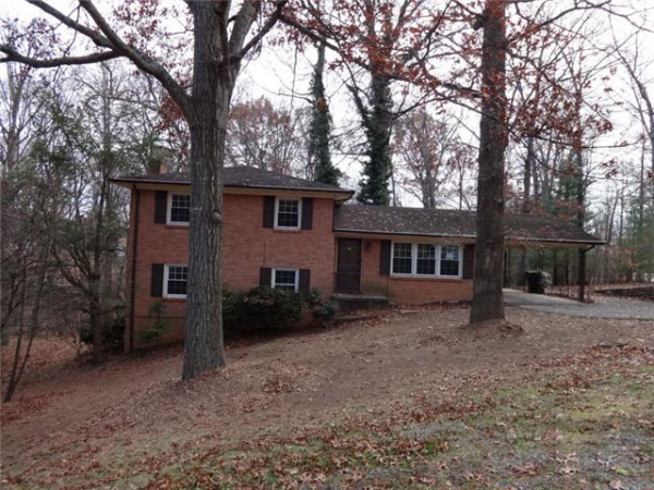 2060 Wesvan Drive, Roanoke, VA 24012 