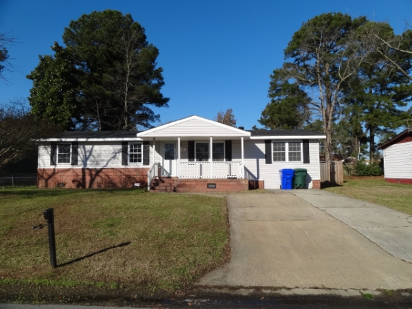 916 Lake Kennedy Dr, Suffolk, VA 23434 