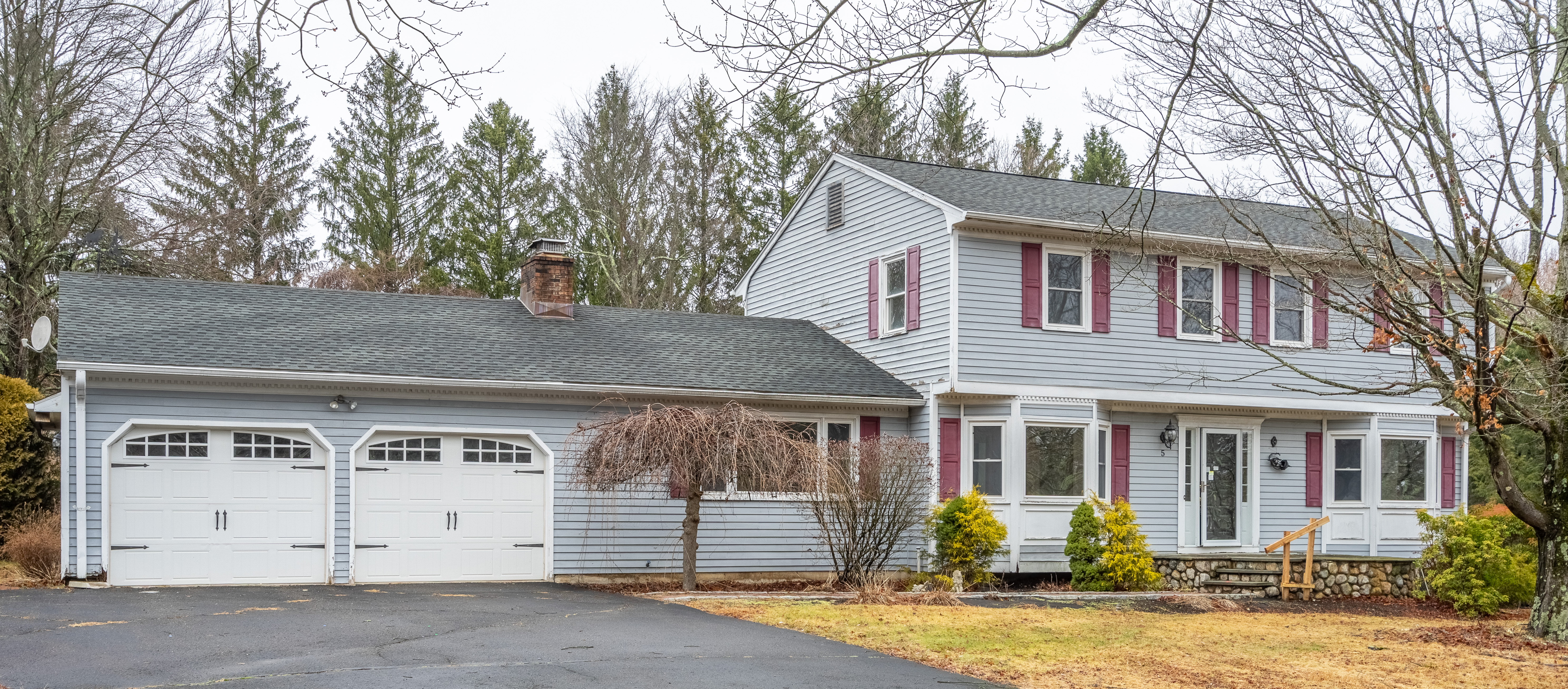 5 Deerfield Lane, Monroe, CT 06468 