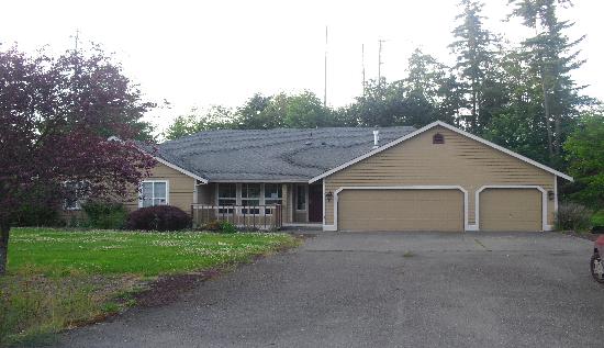 24716 Southeast 387th Street, Enumclaw, WA 98022 