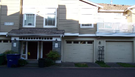 556 Anacortes Court NE Unit #104, Renton, WA 98059 