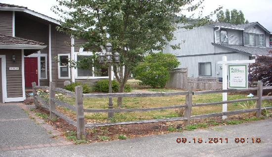 905 Olsen Pl, Enumclaw, WA 98022 