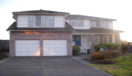 2120 Southbay Pl Ne, Tacoma, WA 98422 