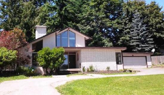 23020 29th Ave W, Brier, WA 98036 