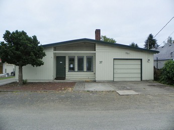 37 Cherry Street NW, Castle Rock, WA 98611 