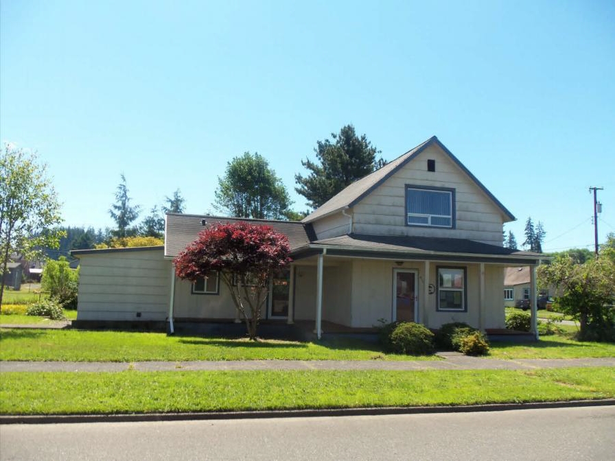 419 G Street, Cosmopolis, WA 98537 