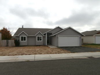 704 E Country Side Avenue, Ellensburg, WA 98926 