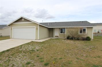 107 Rainier Avenue, Moxee, WA 98936 