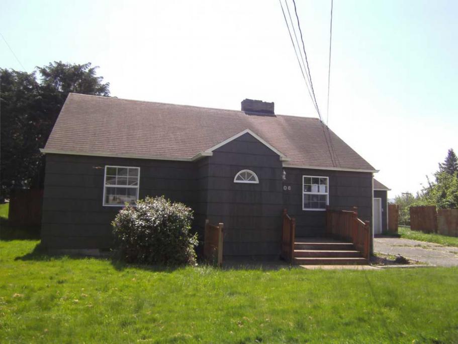 1806 Bloyd St, Kelso, WA 98626 