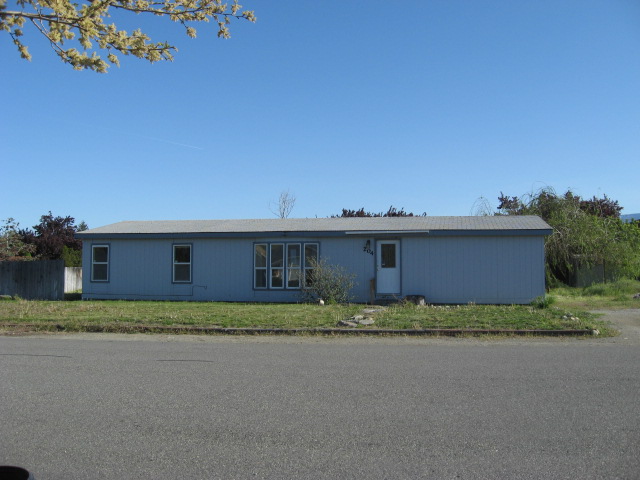 204 Broadmoor Street, East Wenatchee, WA 98802 