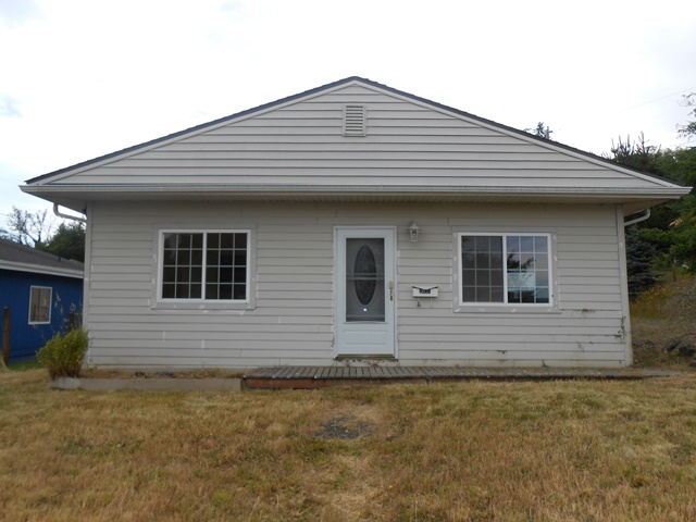 2027 Park Avenue, Raymond, WA 98577 