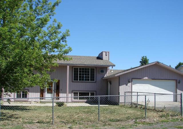16512 West Lakeside Drive, Medical Lake, WA 99022 