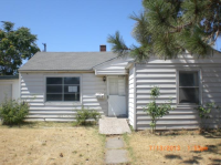 608 Mt Adams Dr, Wapato, WA 98951 