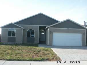 4106 W Peninsula Dr, Moses Lake, WA 98837 