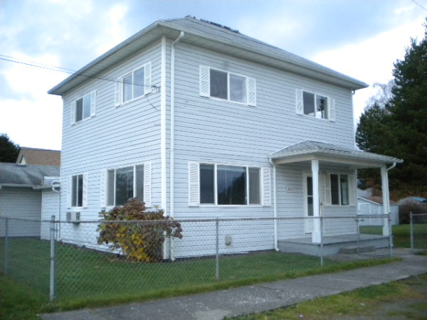 454 Warren Street SW, Castle Rock, WA 98611 