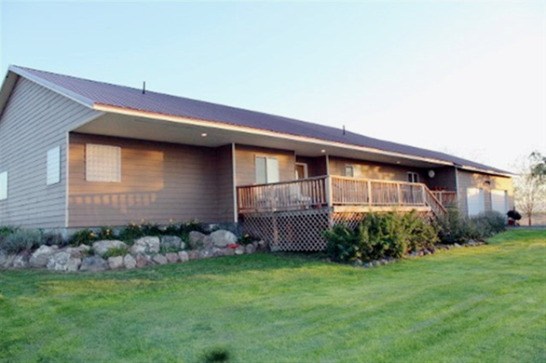 654 Goose Island Road, Burbank, WA 99323 