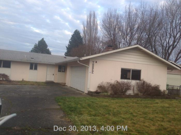 3 35th Ct, Longview, WA 98632 