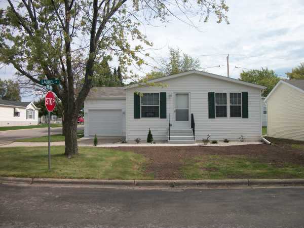 138 Laurel Ln, Green Bay, WI 54311 