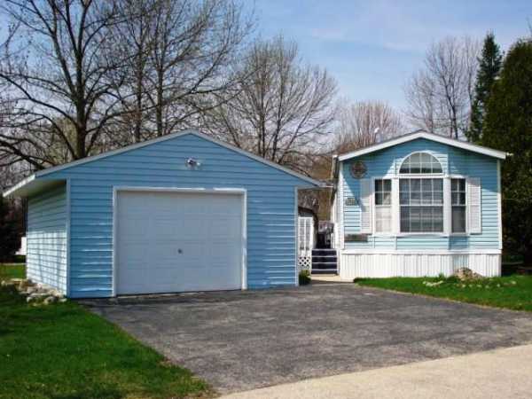 W210N11648 Pinecrest Ln, Germantown, WI 53022 