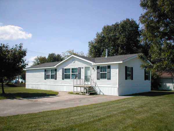 908 Easy St, Menasha, WI 54952 