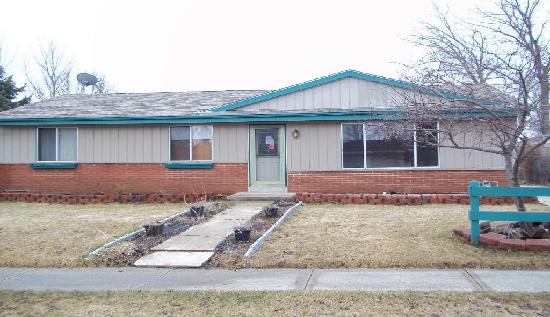 657 Van Buren, Hartford, WI 53027 