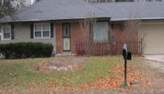 7614 North Edgeworth Drive, Milwaukee, WI 53223 