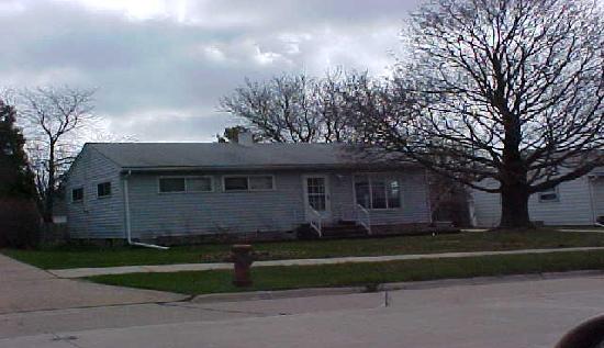 221 South 15th Avenue, South Milwaukee, WI 53172 