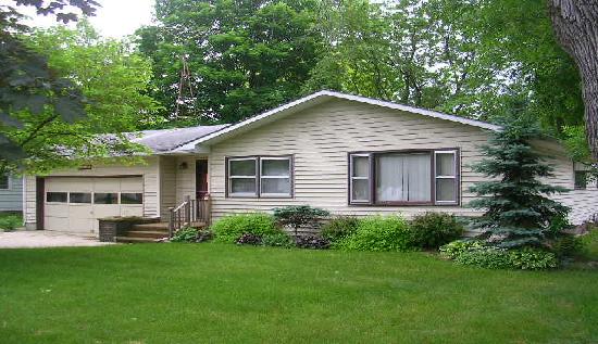 507 Lake Street, Pardeeville, WI 53954 