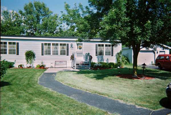 954 Easy Street, Menasha, WI 54952 