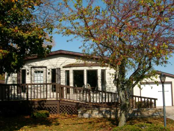 514 Oak Lodge Rd, Waterford, WI 53185 