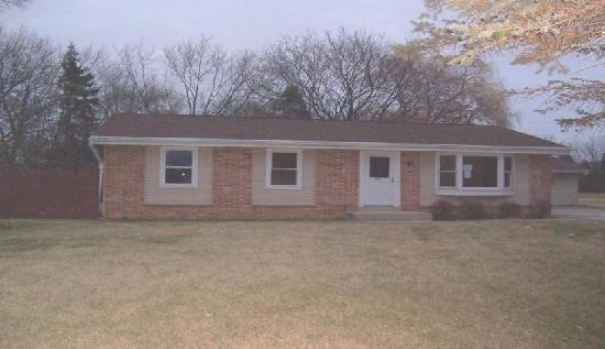 S15w37287 Willow Springs Dr, Dousman, WI 53118 