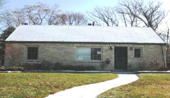 818 South 89th Street, West Allis, WI 53214 