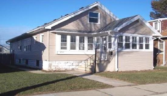 1209 S 73rd St, West Allis, WI 53214 