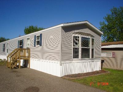 909 West Lakewood Ave, Lake City, WI 55041 