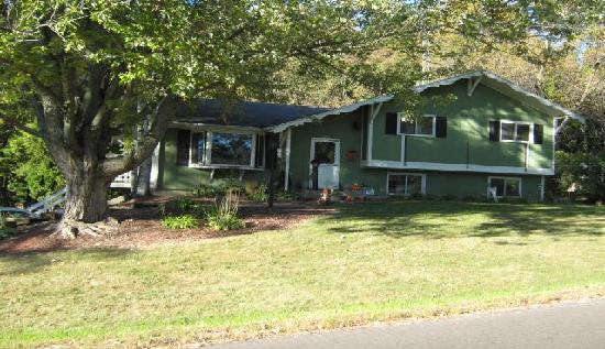 275 Hillebrand Drive, Jefferson, WI 53549 