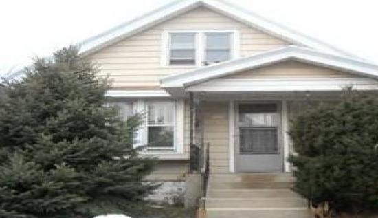 2525 South 5th Place, Milwaukee, WI 53207 