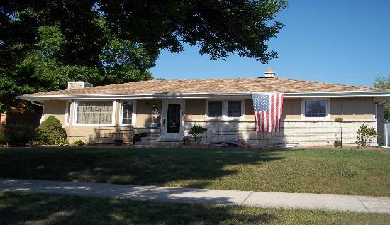 N84 W14724 Manchester Drive, Menomonee Falls, WI 53051 