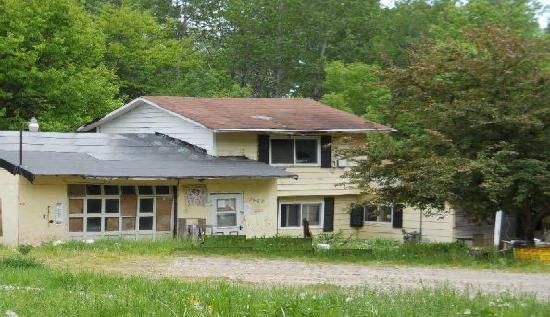 2862 South Hill Lane, Rhinelander, WI 54501 