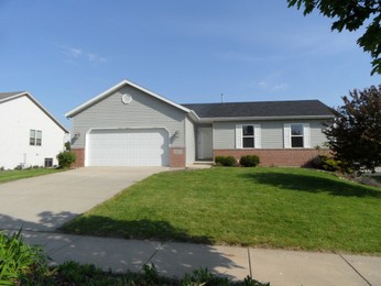 817 Twin Pines Dr, Madison, WI 53704 