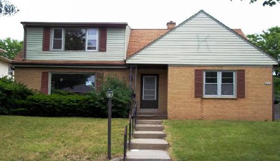 4048 N 68th St, Milwaukee, WI 53216 