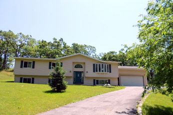 8045 Ridgeway Dr, Burlington, WI 53105 