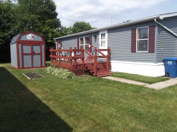 964 Easy Street, Menasha, WI 54952 