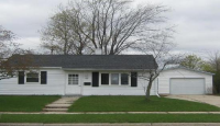 620 Hillcrest St, West Bend, WI 53095 