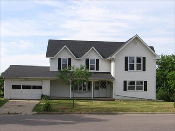 327 E Monroe St, Tomah, WI 54660 
