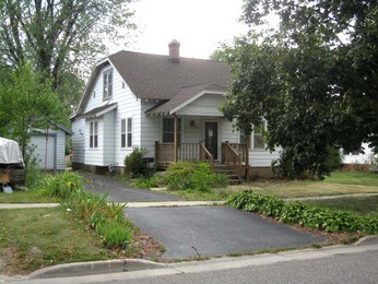 819 Vine St, Wisconsin Dells, WI 53965 