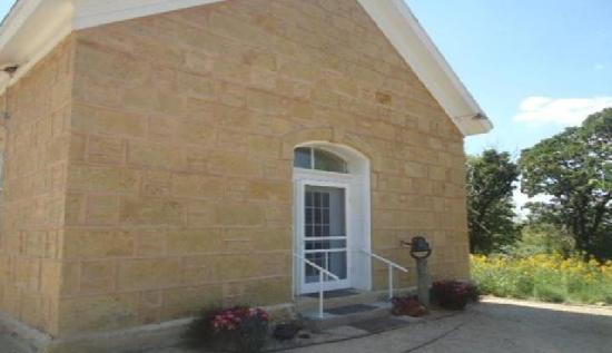 9261 HWY Y, Roxbury, WI 53583 