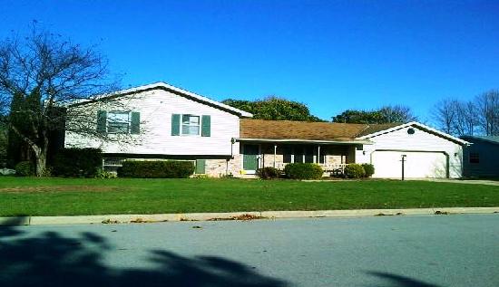 416 Dewey Decker Dr, Green Bay, WI 54313 