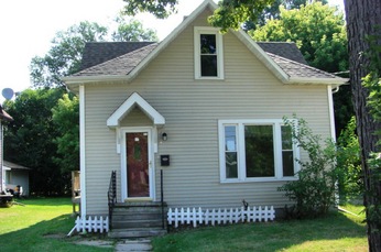 409 5th Street, Neenah, WI 54956 