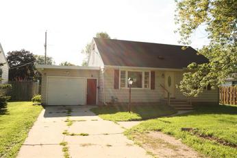 1051 Grognet St, Green Bay, WI 54302 